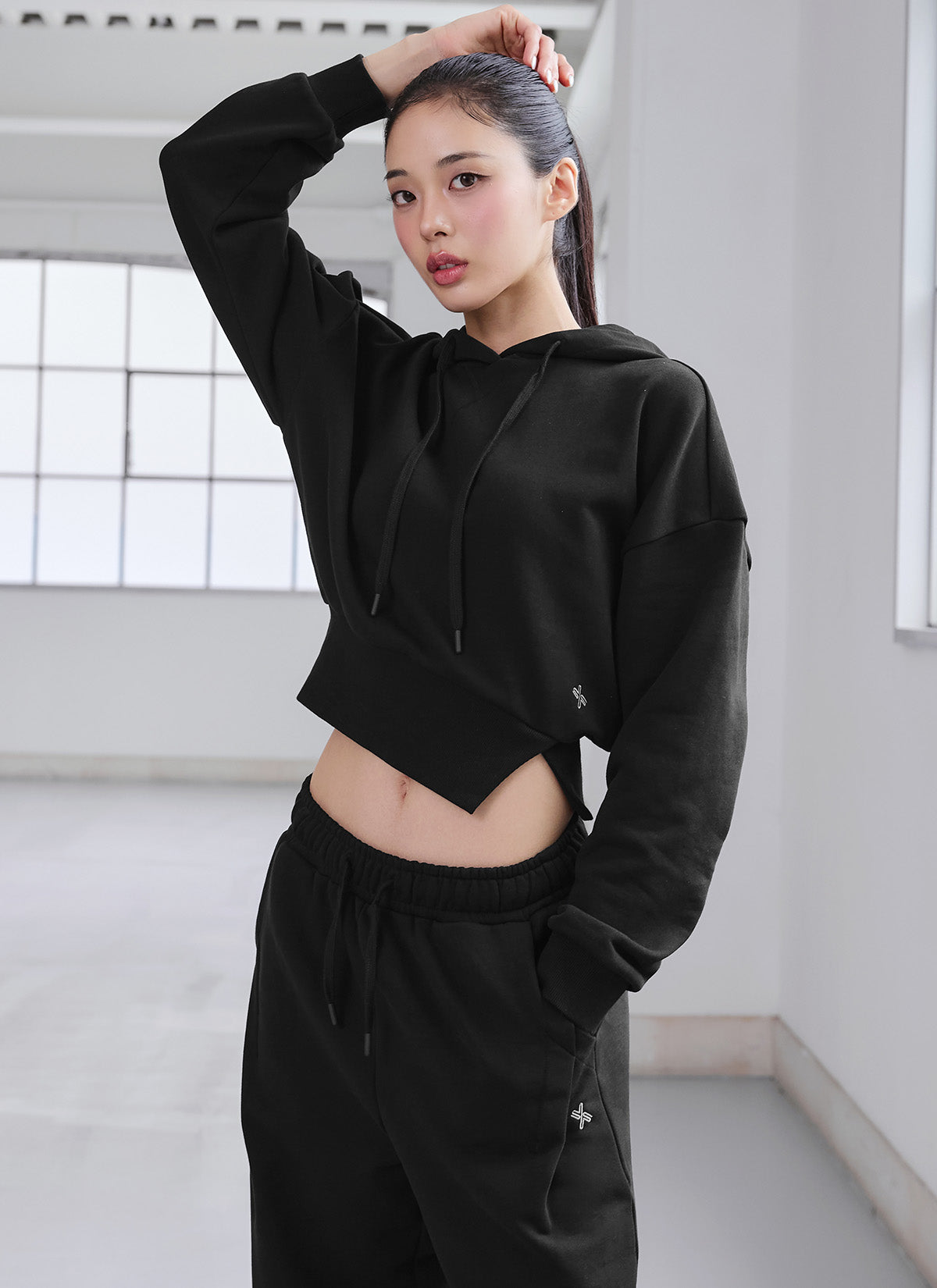 Softly One-Slit Cropped Hoodie