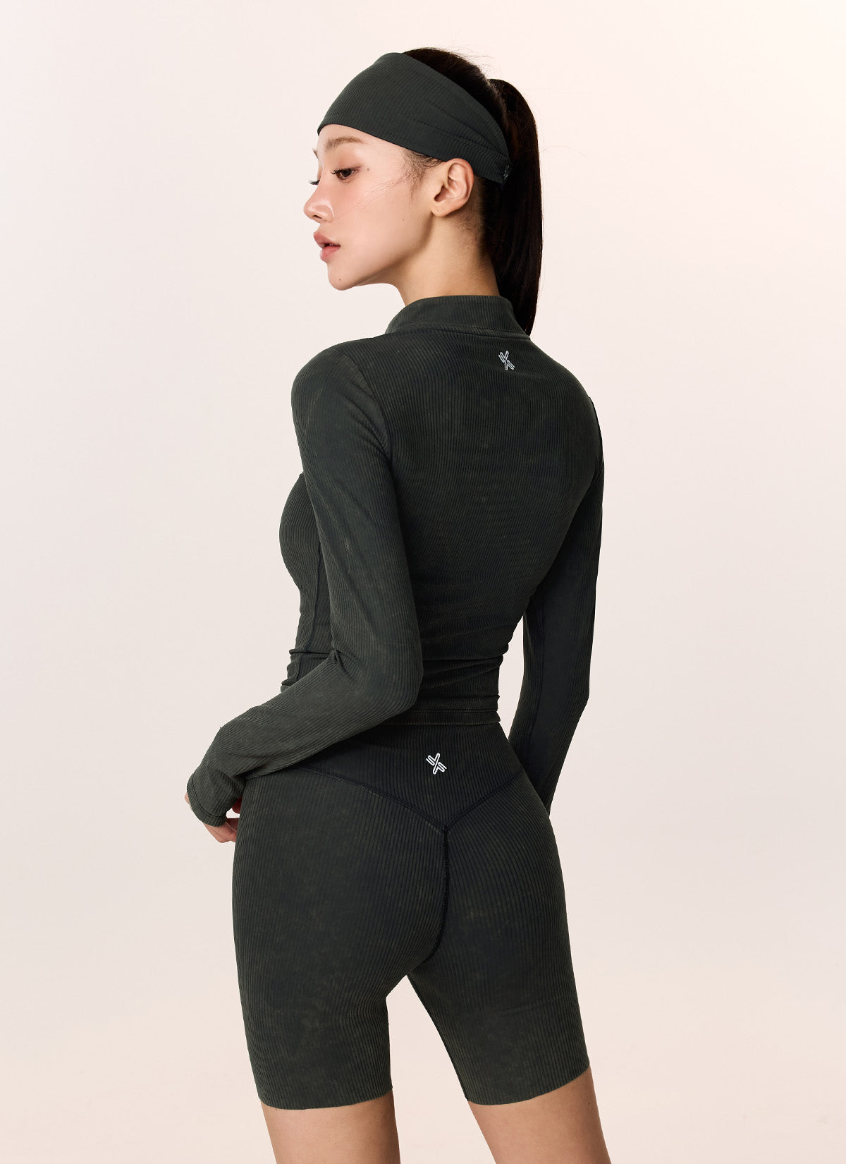 Washing Yellow Black