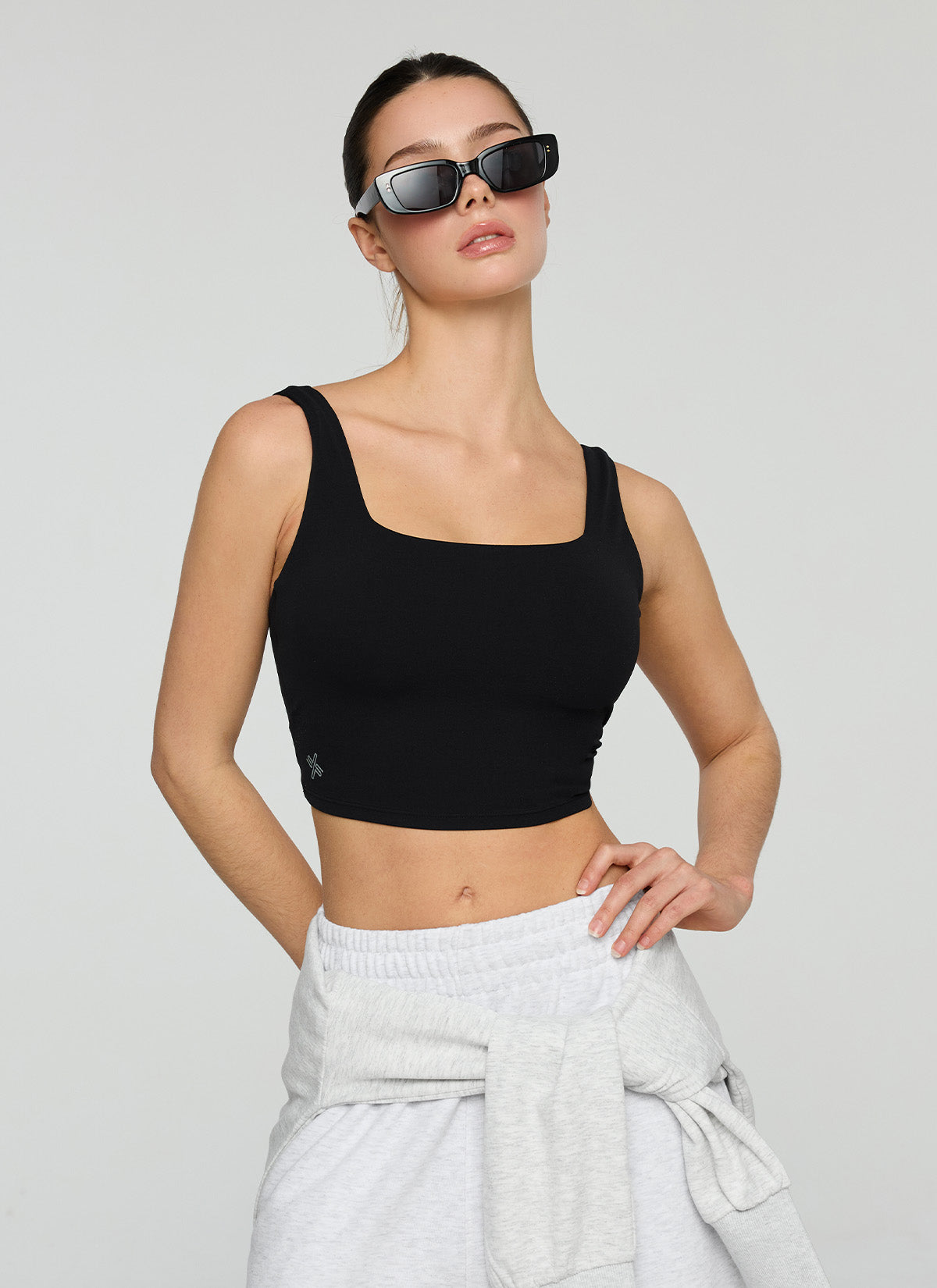 Black Label Signature Power Rise Back Twist Cropped Top