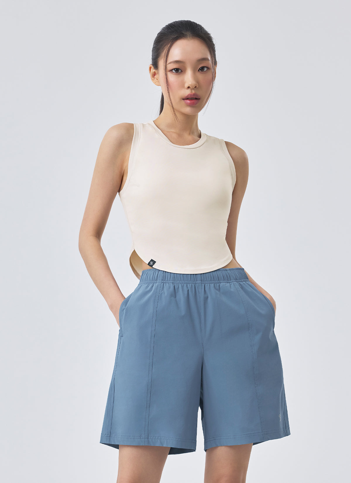 XELLA™ Light Round Sleeveless