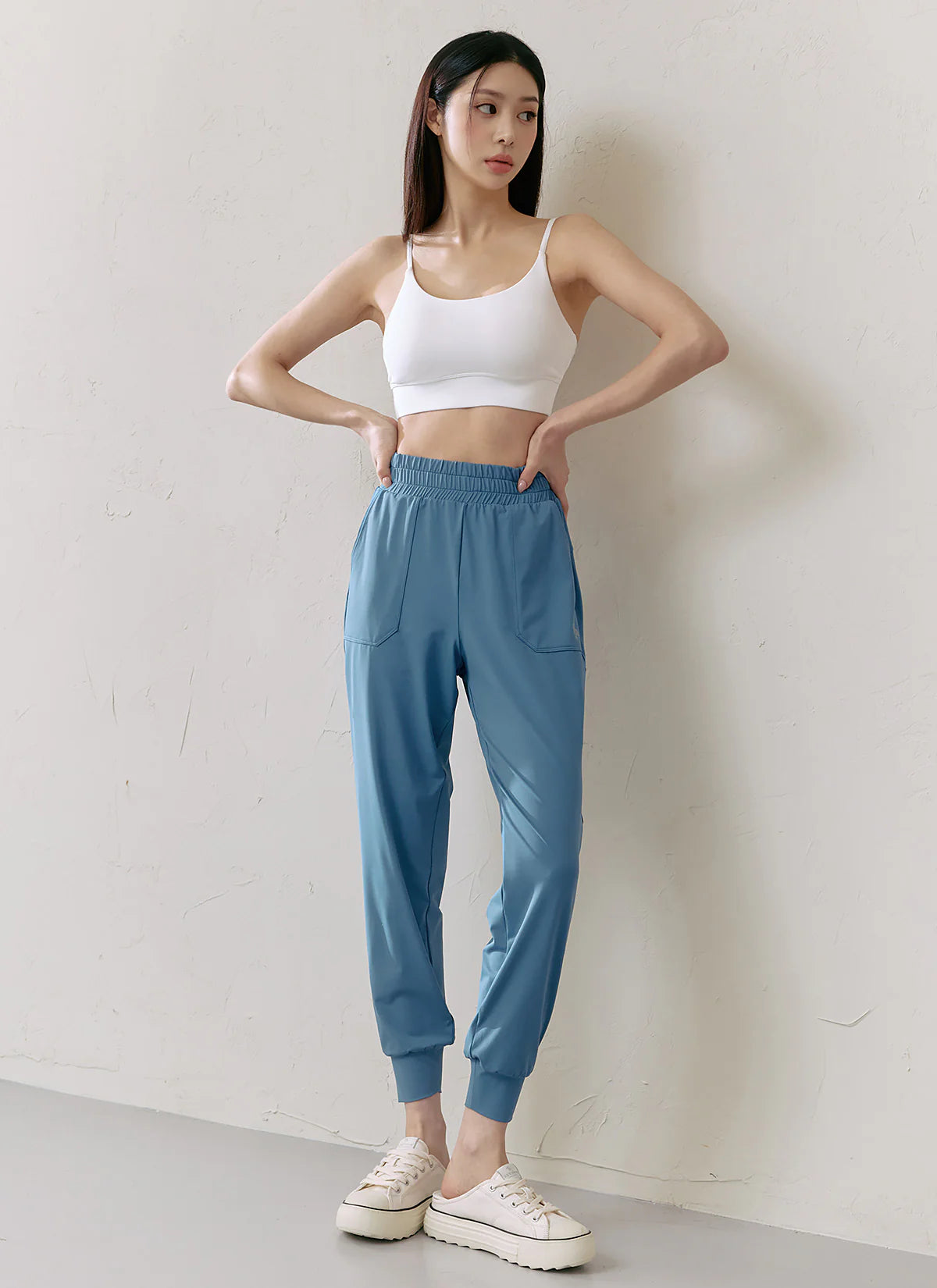 [SET] Heidi Basic Bra +Medium Feather In-Band Joggers