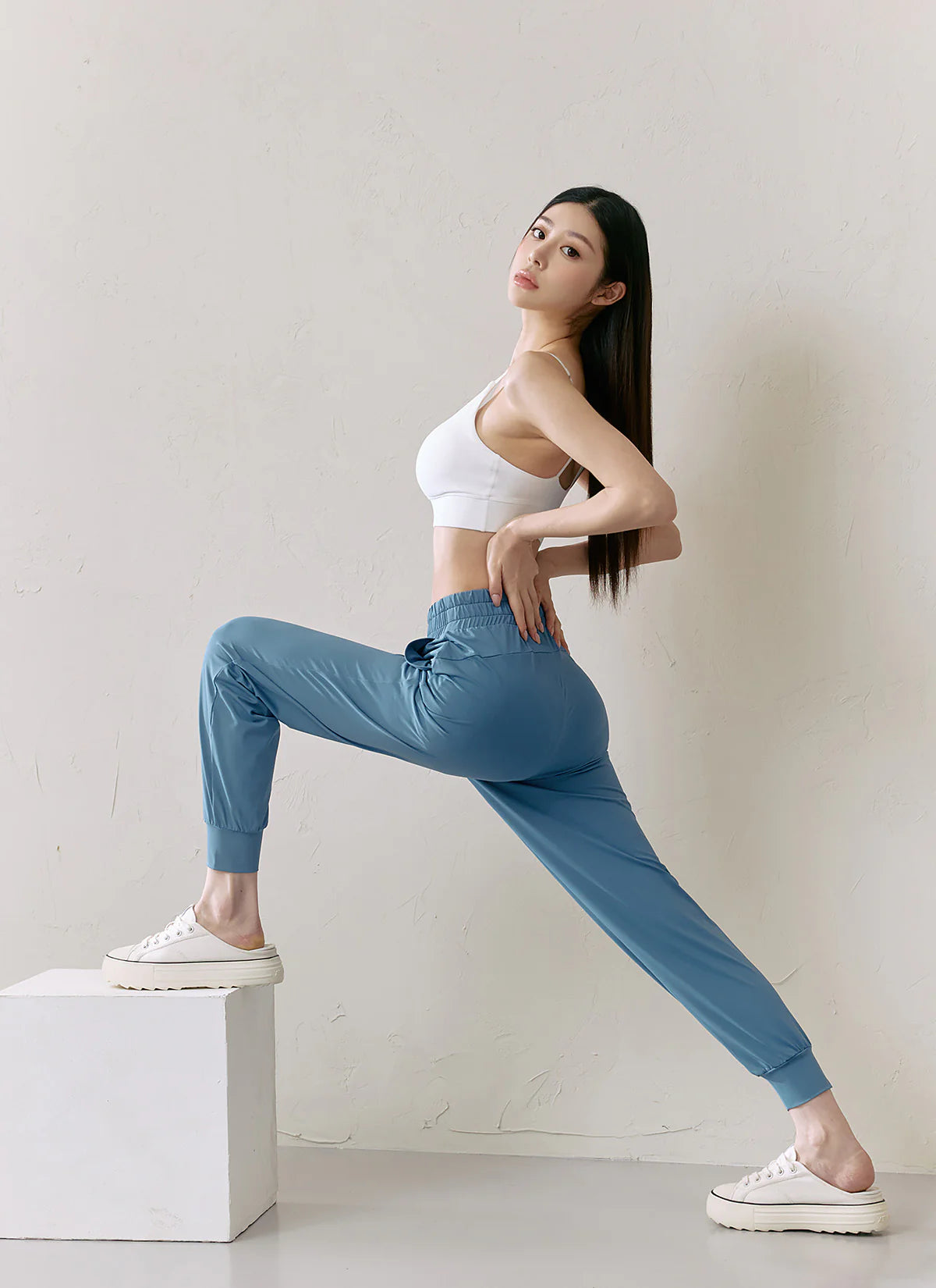 [SET] Heidi Basic Bra +Medium Feather In-Band Joggers