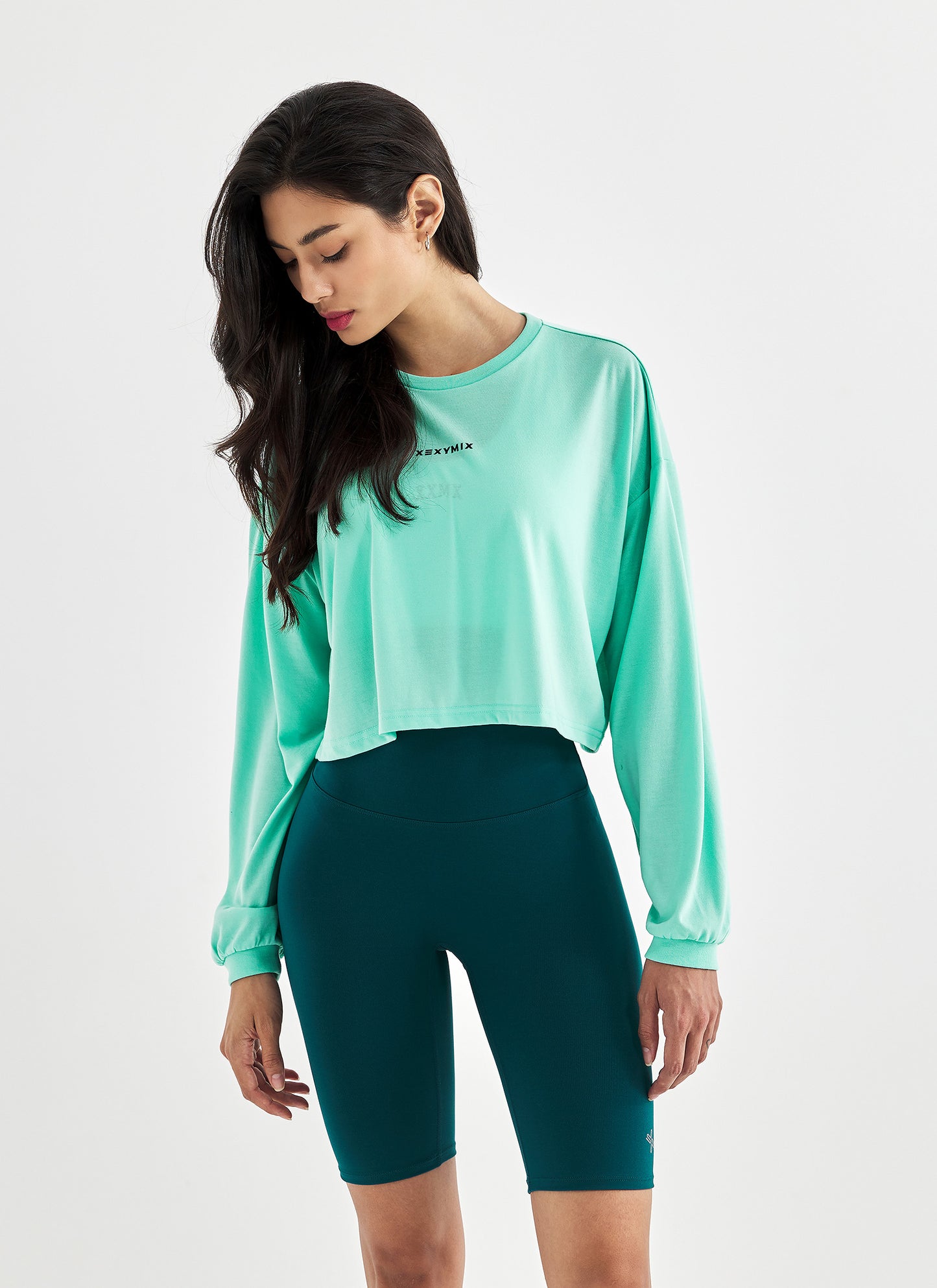 Loose Fit Cropped Long Sleeve