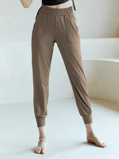 Medium Feather In-Band Jogger Pants