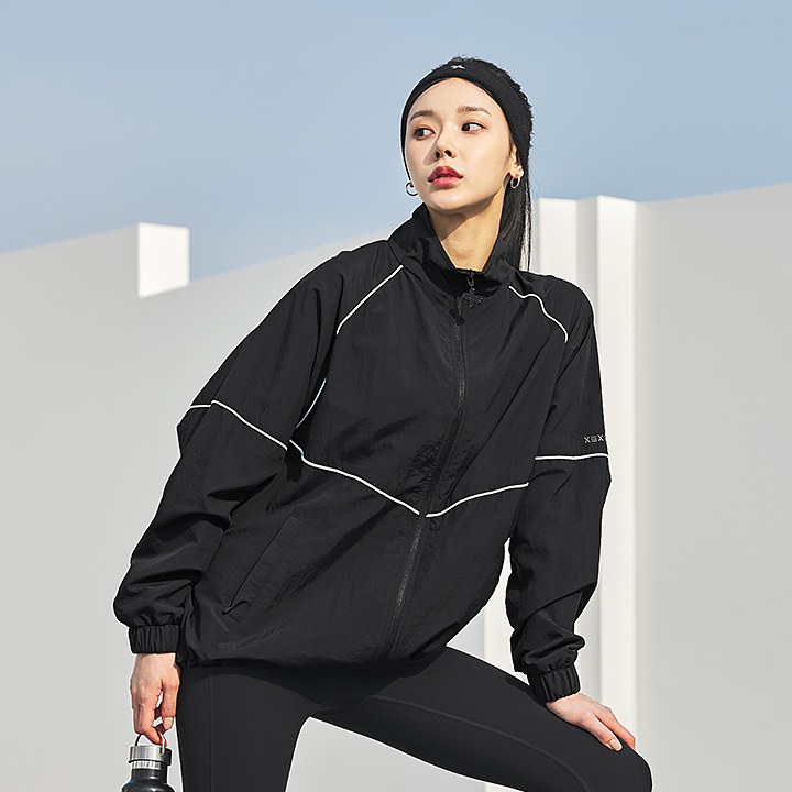 Over-Fit Piping Windbreaker