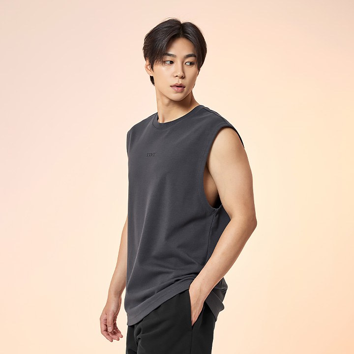 Wide Shoulder Box Fit Sleeveless